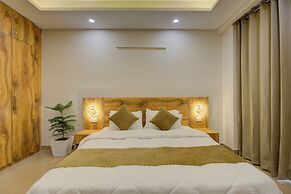 The Lodgers Luxury1BHK Service Apartment