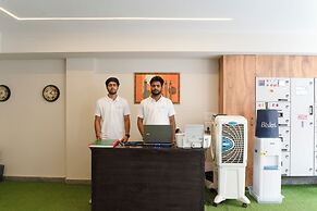 The Lodgers Luxury1BHK Service Apartment