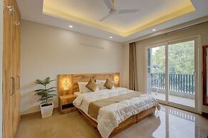 The Lodgers Luxury1BHK Service Apartment