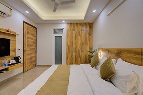 The Lodgers Luxury1BHK Service Apartment