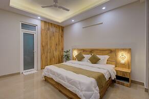 The Lodgers Luxury1BHK Service Apartment