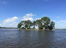 Houseboat in Offingawier With Sea View