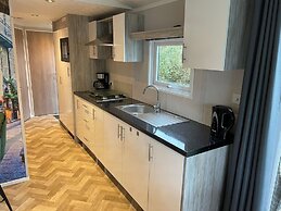Charming Chalet With Spacious Enclosed Garden