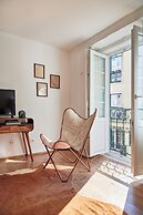 Idyllic Light-Filled Alfama Apt, By Timecooler