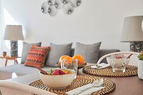 Idyllic Light-Filled Alfama Apt, By Timecooler