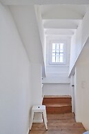 Idyllic Light-Filled Alfama Apt, By Timecooler