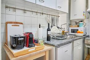 Idyllic Light-Filled Alfama Apt, By Timecooler