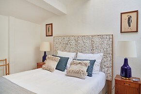 Idyllic Light-Filled Alfama Apt, By Timecooler