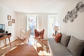 Idyllic Light-Filled Alfama Apt, By Timecooler