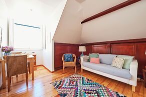 Central, Comfy And Light-Filled Apt, By Timecooler