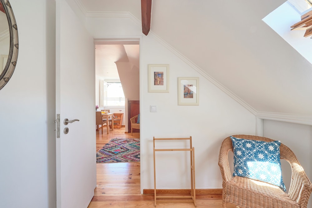 Central, Comfy And Light-Filled Apt, By Timecooler