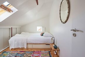 Central, Comfy And Light-Filled Apt, By Timecooler
