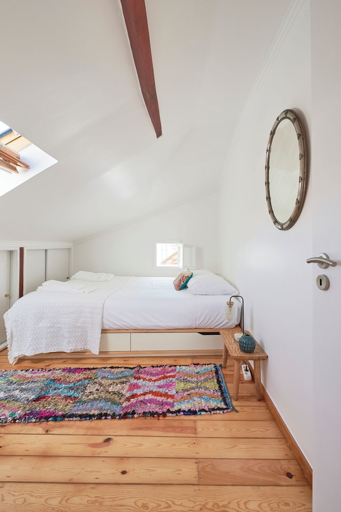 Central, Comfy And Light-Filled Apt, By Timecooler