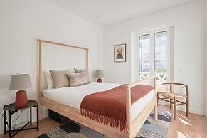 Deluxe Apt At Amazing Prime Location, By Timecooler