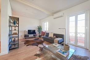 Deluxe Apt At Amazing Prime Location, By Timecooler