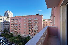 Deluxe Apt At Amazing Prime Location, By Timecooler