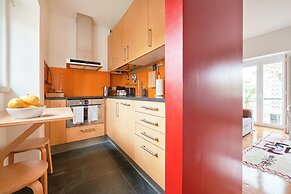 Sunny Renovated Apt With Ac, By Timecooler