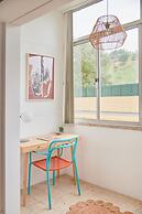 Light Filled & Renovated Apartment, By Timecooler