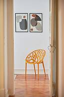 Light Filled & Renovated Apartment, By Timecooler