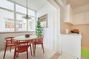 Light Filled & Renovated Apartment, By Timecooler