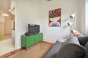 Light Filled & Renovated Apartment, By Timecooler
