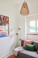 Light Filled & Renovated Apartment, By Timecooler