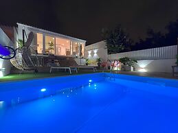 Central Beach Villa W Heated Pool, By Timecooler