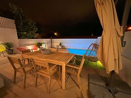 Central Beach Villa W Heated Pool, By Timecooler