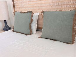 Central Beach Villa W Heated Pool, By Timecooler