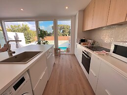 Central Beach Villa W Heated Pool, By Timecooler