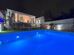 Central Beach Villa W Heated Pool, By Timecooler