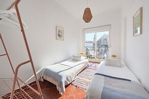 Central & Sunny 2Br Apt Near Beach, By Timecooler