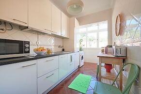 Central & Sunny 2Br Apt Near Beach, By Timecooler