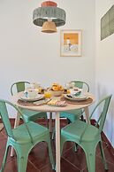 Central & Sunny 2Br Apt Near Beach, By Timecooler