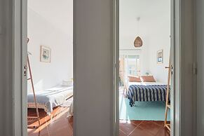 Central & Sunny 2Br Apt Near Beach, By Timecooler