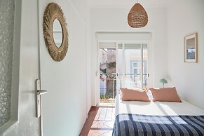Central & Sunny 2Br Apt Near Beach, By Timecooler