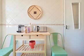 Central & Sunny 2Br Apt Near Beach, By Timecooler