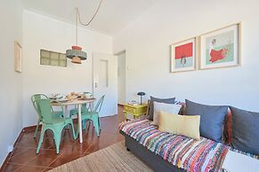 Central & Sunny 2Br Apt Near Beach, By Timecooler
