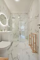 Sunset Bay View Renovated Apt, By Timecooler