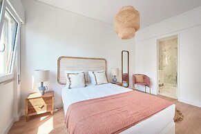 Sunset Bay View Renovated Apt, By Timecooler