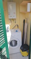 Bright Apt W Balcony, Ac, Parking, By Timecooler
