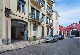 Bright Apt W Balcony, Ac, Parking, By Timecooler