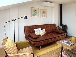 Bright Apt W Balcony, Ac, Parking, By Timecooler