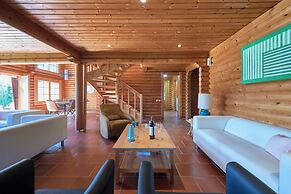 Beach & Golf Retreat W Amazing Pool, By Timecooler