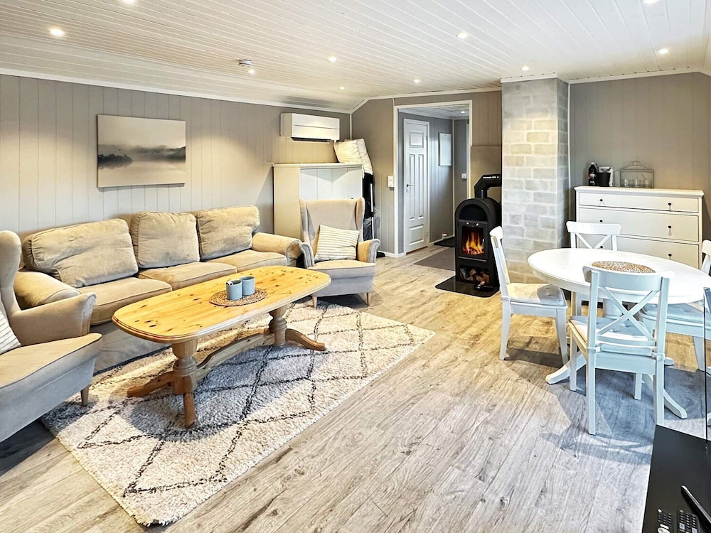 6 Person Holiday Home in Hornnes