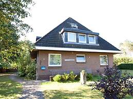 Pleasant Apartment in Suddorf