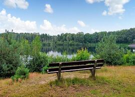 Chalet by the Water in Leukermeer
