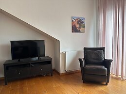 Cozy Apartment With Fireplace and Balcony