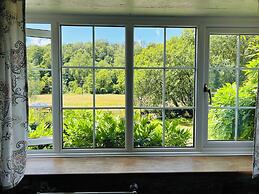 Charming Holiday Cottage in Devon - Country Views
