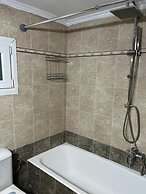 Olive Gem 2-bed Apt Sleeps 4 With Fireplace